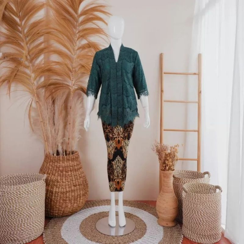 Kebaya encim lengan 7/8 _kebaya brukat_kebaya wisuda_kebaya encim_kebaya encim modern_kebaya kartini