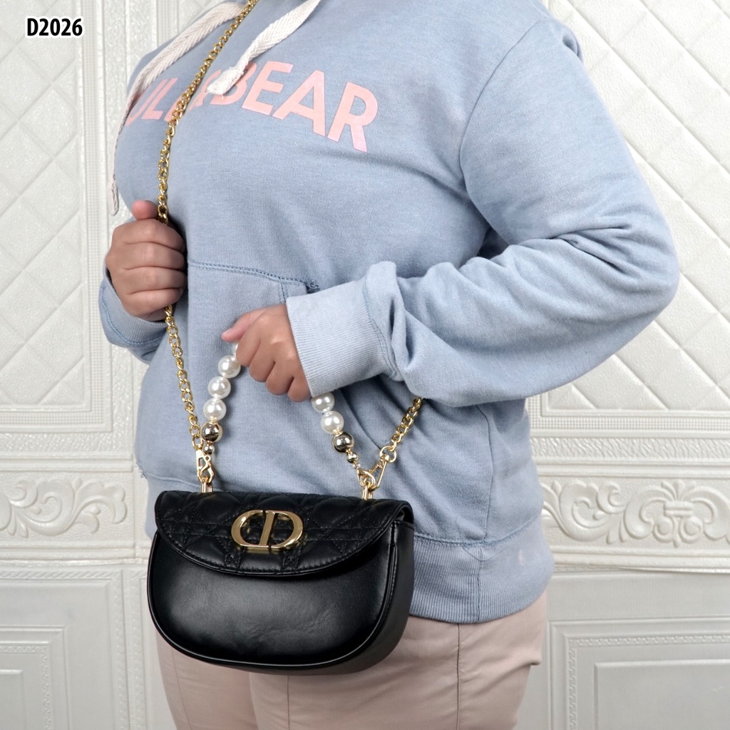 DR  BAG WITH PEARL D2026