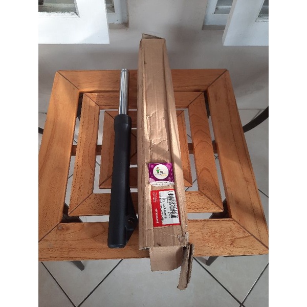 Shock Sok Assy Depan Kanan Beat Karbu Gen 2 Spakbor Atas Original AHM