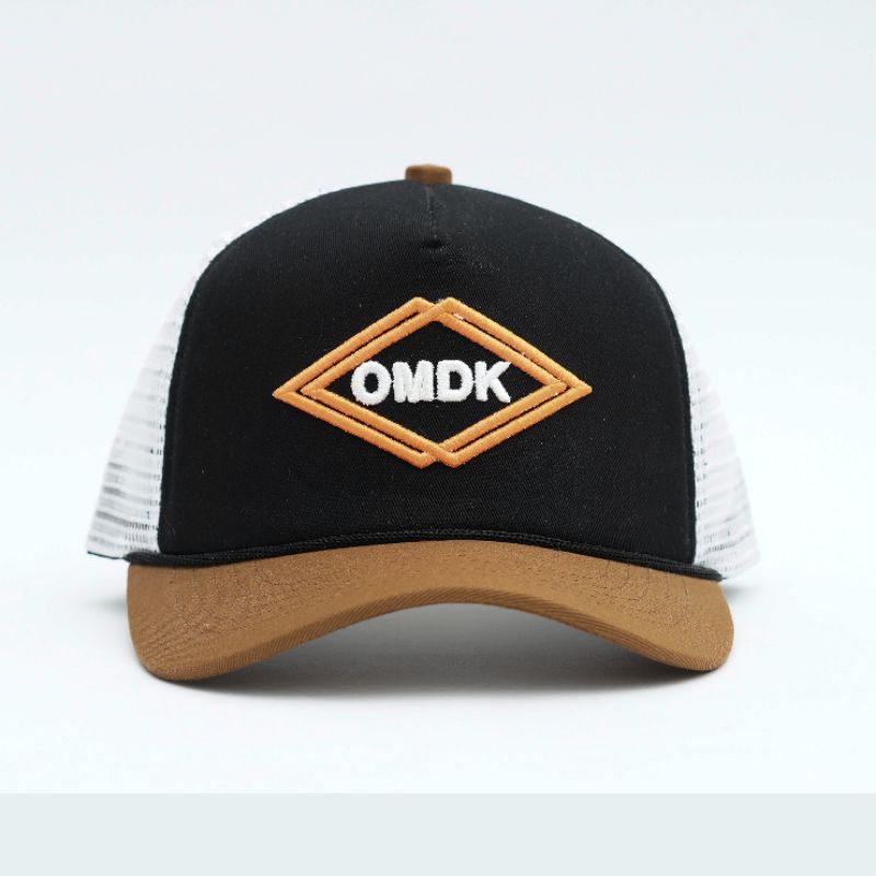 Omidoki Topi Trucker Hat Bordir Caramel Hitam Putih