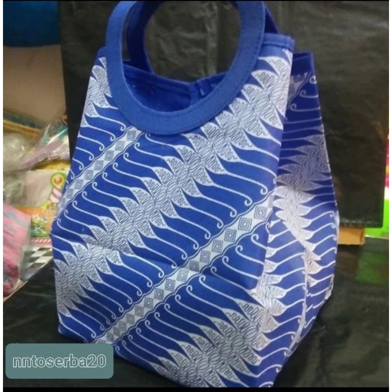 Tas souvenir / tas lunch box premium batik