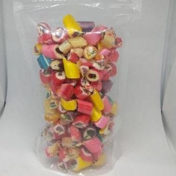 

テ PERMEN BUAH VIRAL TIKTOK STICKY ROLL CANDY WARNA WARNI 250gram / STICKY CANDY ROLL TIKTOK / ROCK CANDY / PARCEL HAMPERS LEBARAN MURAH ヰ