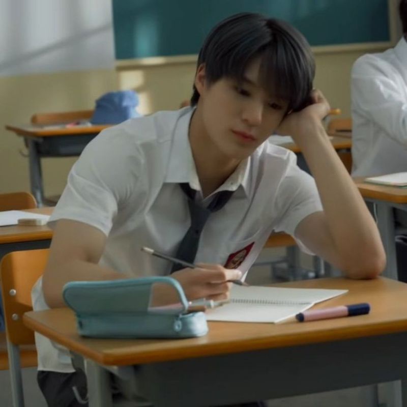 

TEMPAT PENSIL JENO