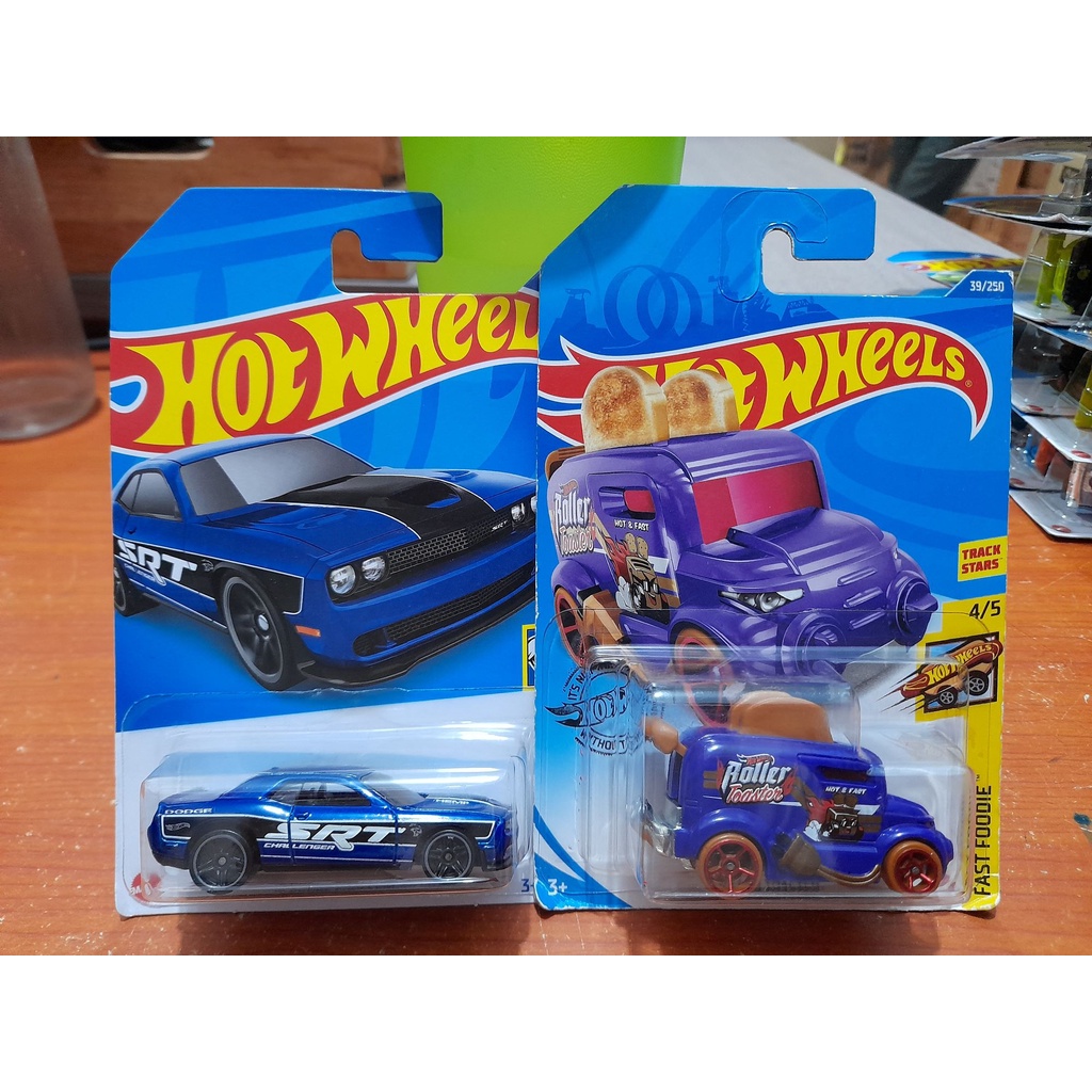 Hotwheels '15 Dodge Challenger SRT 2Pcs TGM