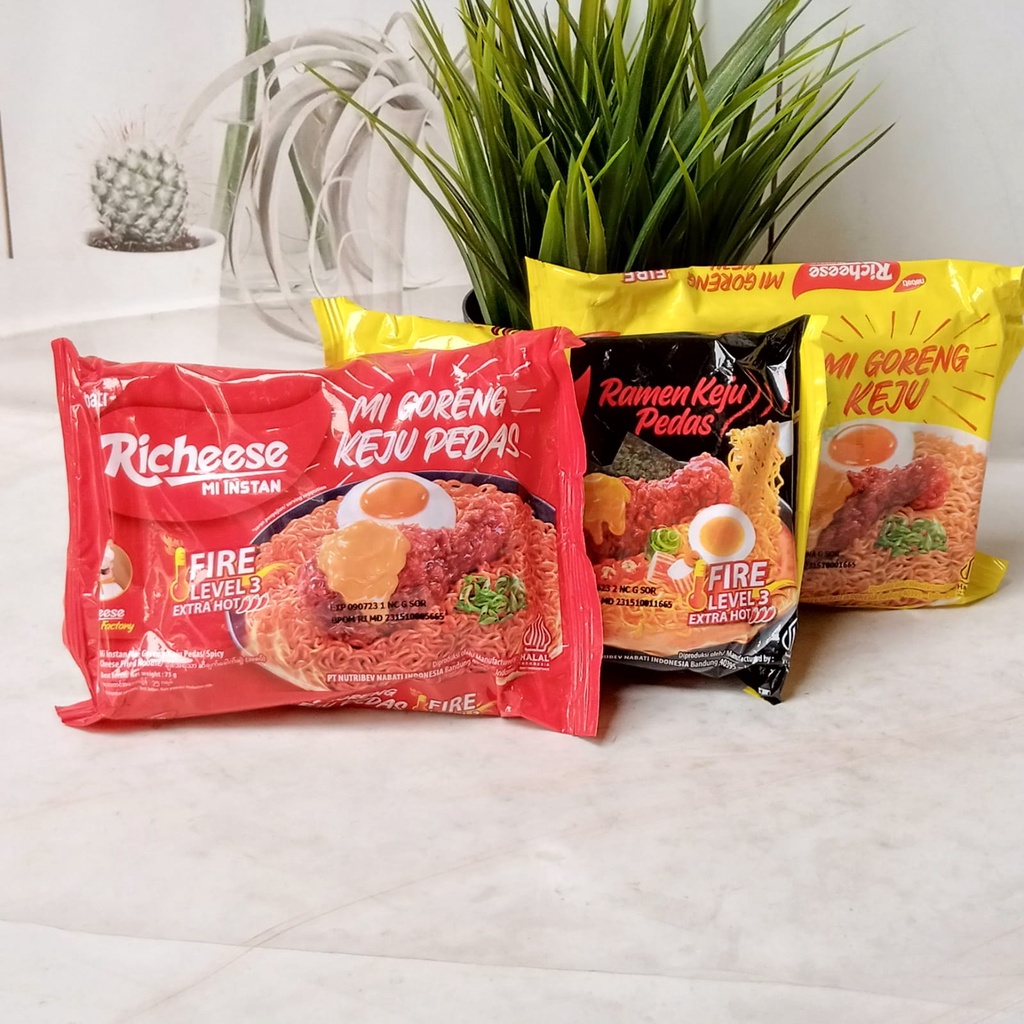 Richeese Mi Instan Mi Goreng Keju Pedas/Keju/Ramen