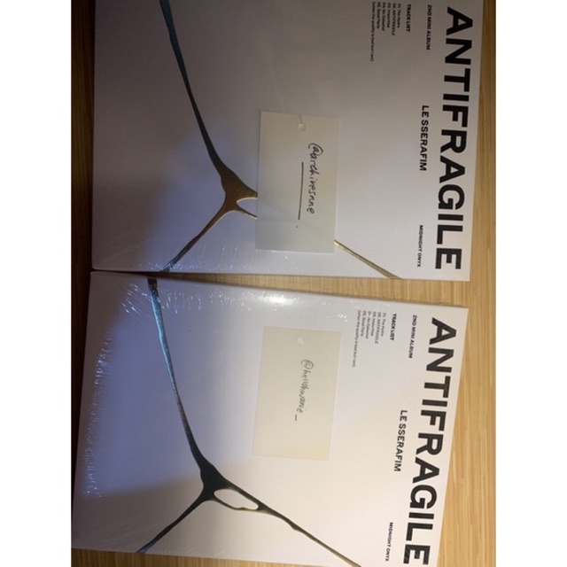 Antifragile Le Sserafim album Sealed (BOOKED)