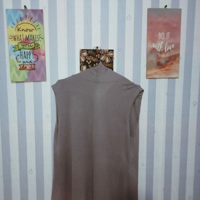CARDIGAN TANPA LENGAN