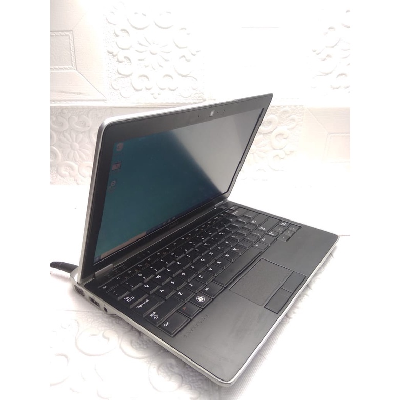 LAPTOP DELL LATITUDE E6220 - Core i5 Gen 3 / Core i7 Gen 2 SECOND BUILT UP