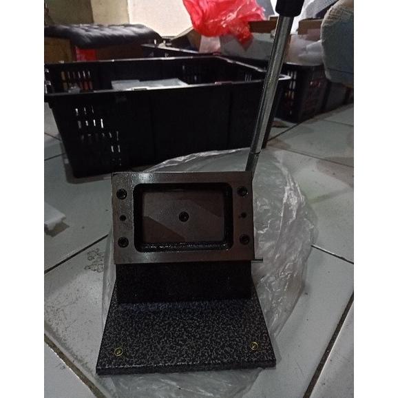 

Mesin Plong Id Card/Punch Id Card/Pvc Die Cutter