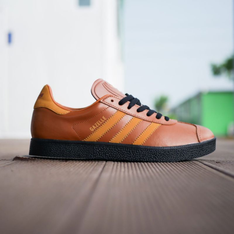 Adidas Gazelle brown sol. black