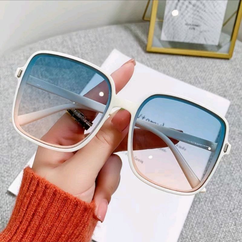 kacamata Sunglases Fashion wanita Gaya style terbaru Impor kekinian Lensa Anti UV Matahari model kot