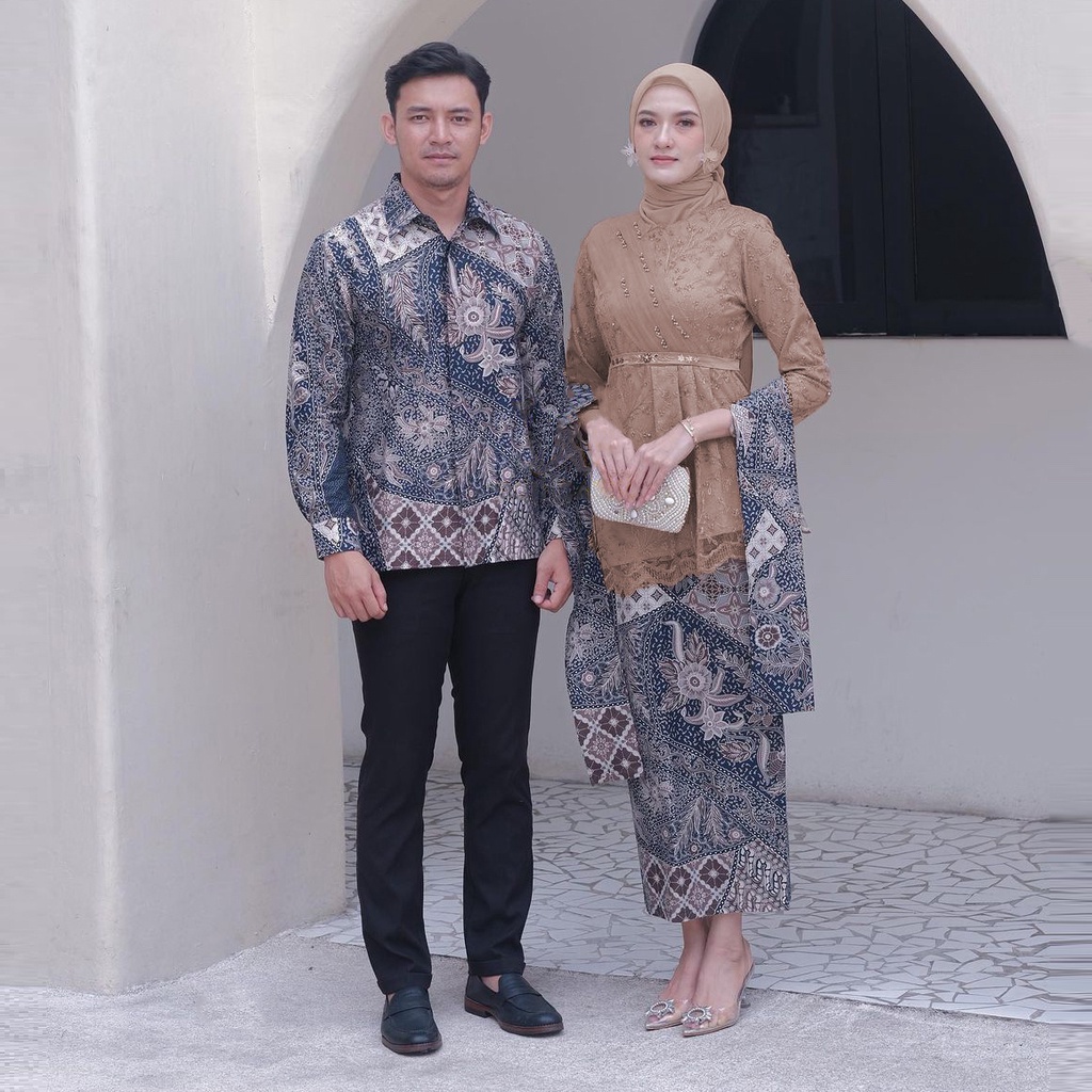 AZKANA BATIK - Kebaya Couple Modern Kebaya Wisuda Set Tunik Lamaran Tunangan Batik Baju Couple Kondangan Terbaru 2023 Kemeja Pria Lengan Panjang Size M L XL