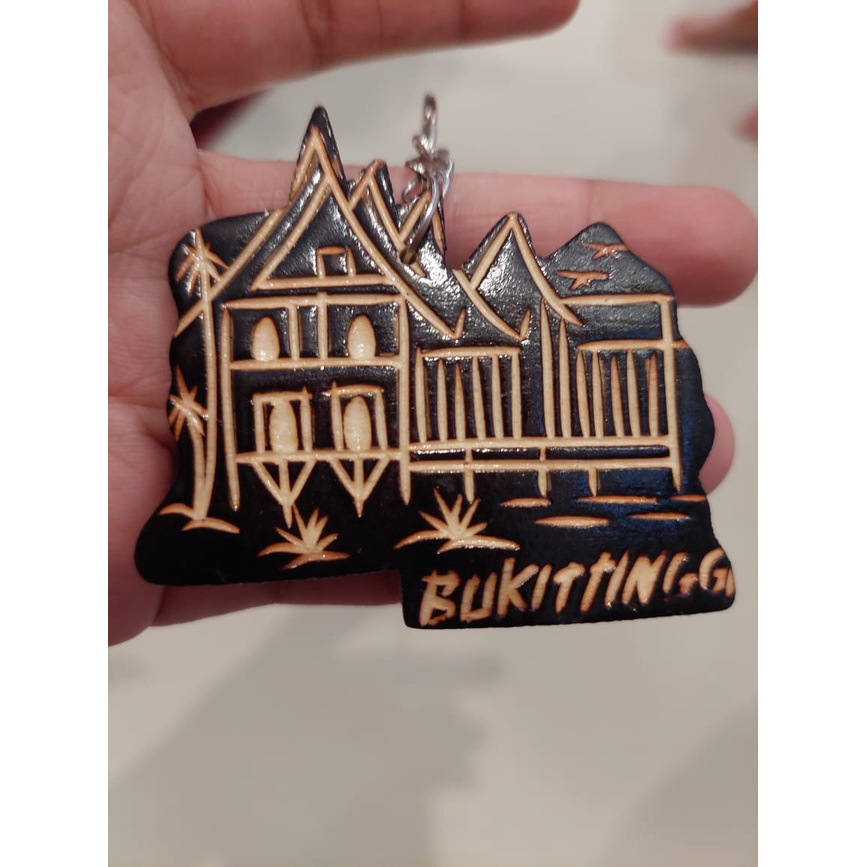 Gantungan Kunci Kayu ukir Rumah Minangkabau Bukittinggi || Souvenir || Oleh oleh bukittinggi