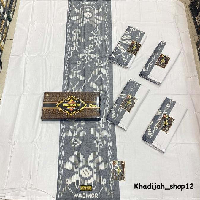 SARUNG WADIMOR PUTIH POLOS TUMPAL KEMBANG MOTIF BHS EXCELLEN