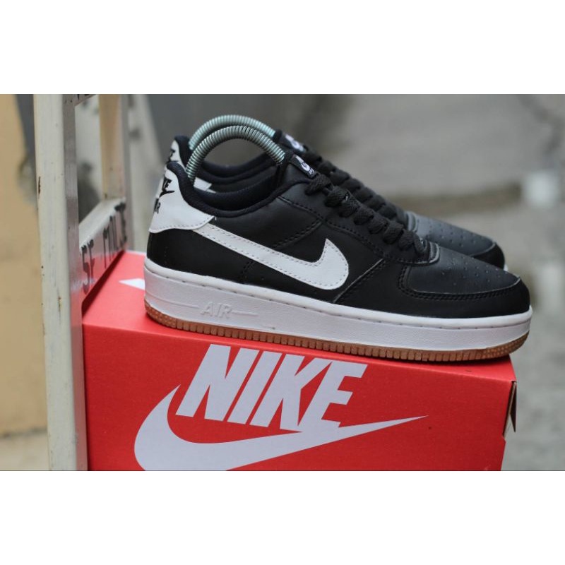 Sepatu kets Airforce 1 Pria. Ukuran 39-44. Gratis Kaos Kaki