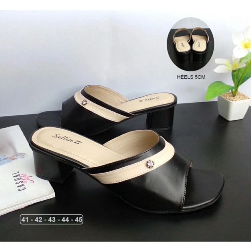 BIG SIZE 41-42-43-44-45 Sandal Slop Hak Tahu 5cm Wanita IBU IBU Pengajian Pesta Kaki JUMBO Besar Sandal Heels Kasual Hitam Kulit, 41