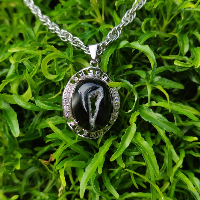 Kalung liontin batu akik combong hitam (N)