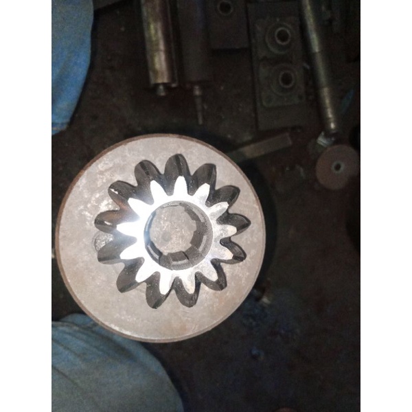 alat alat traktor roda 4