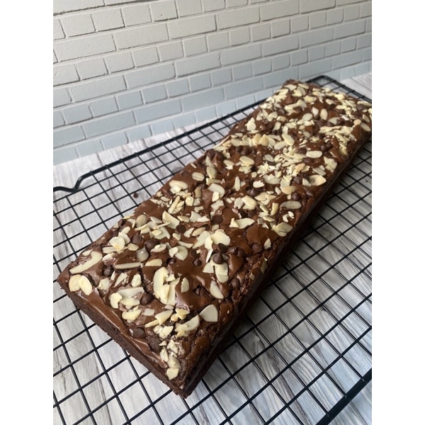 

Brownies Gluten Free Almond Chocochips Fingerhills Bandung