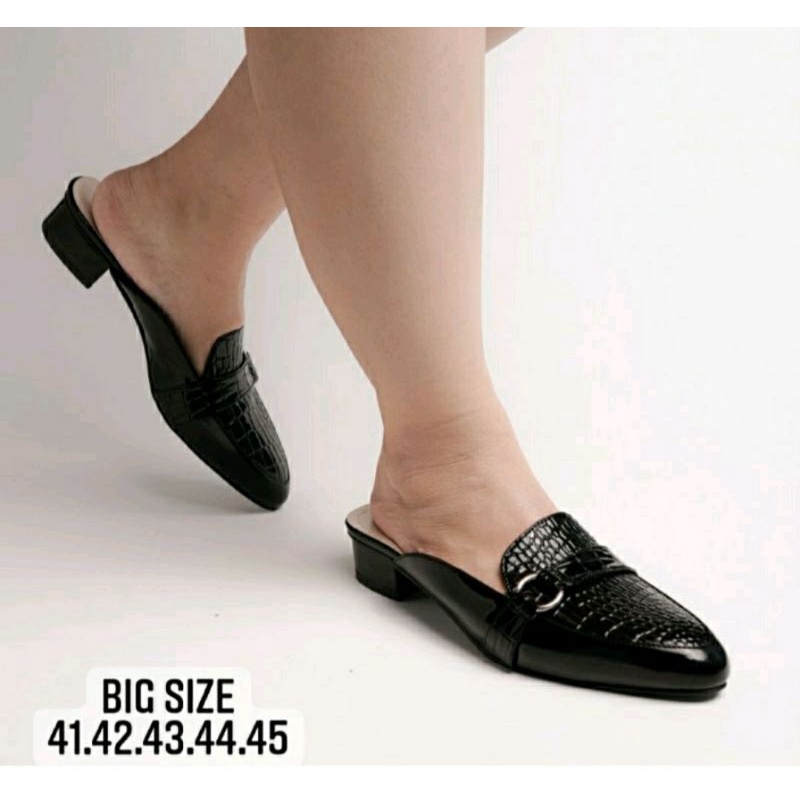 Sepatu Sendal Formal Wanita BIG Size 41-42-43-44-45 Bustong Croocoo Kulit Hitam Kaki Jumbo Pantofel Slop Ibu2 PNS Gemuk Black, 42