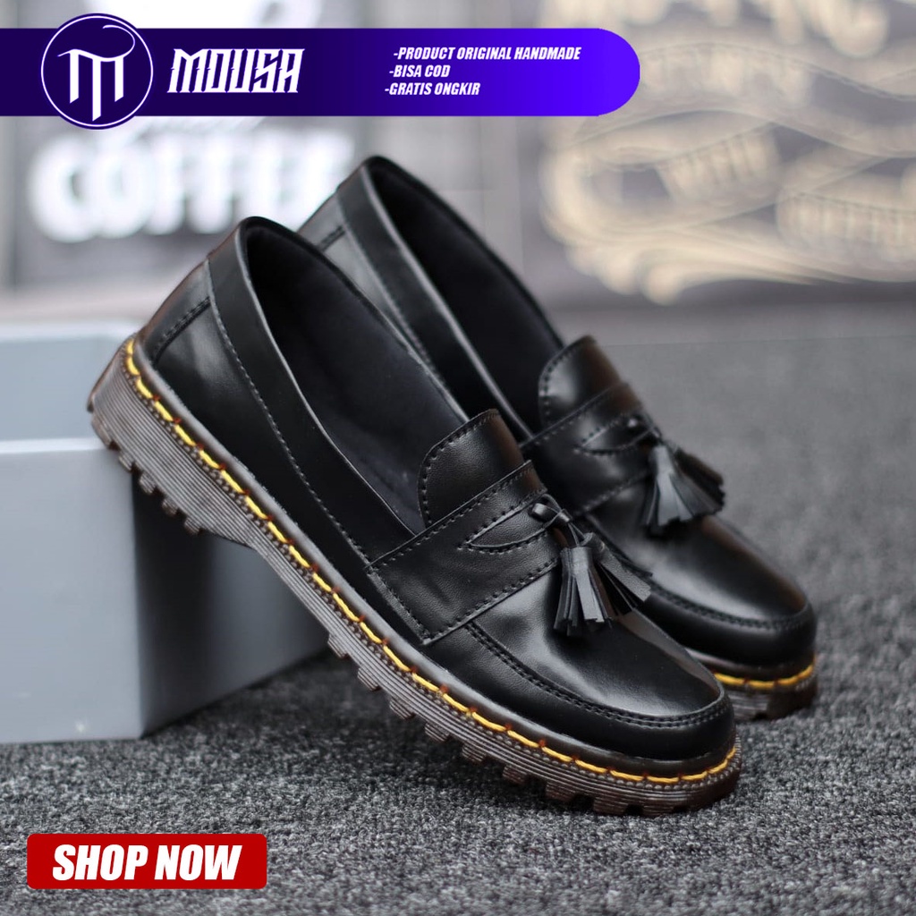 Sepatu Boots Docmart Wanita