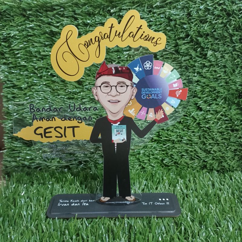 

Kado akrilik kartun karikatur