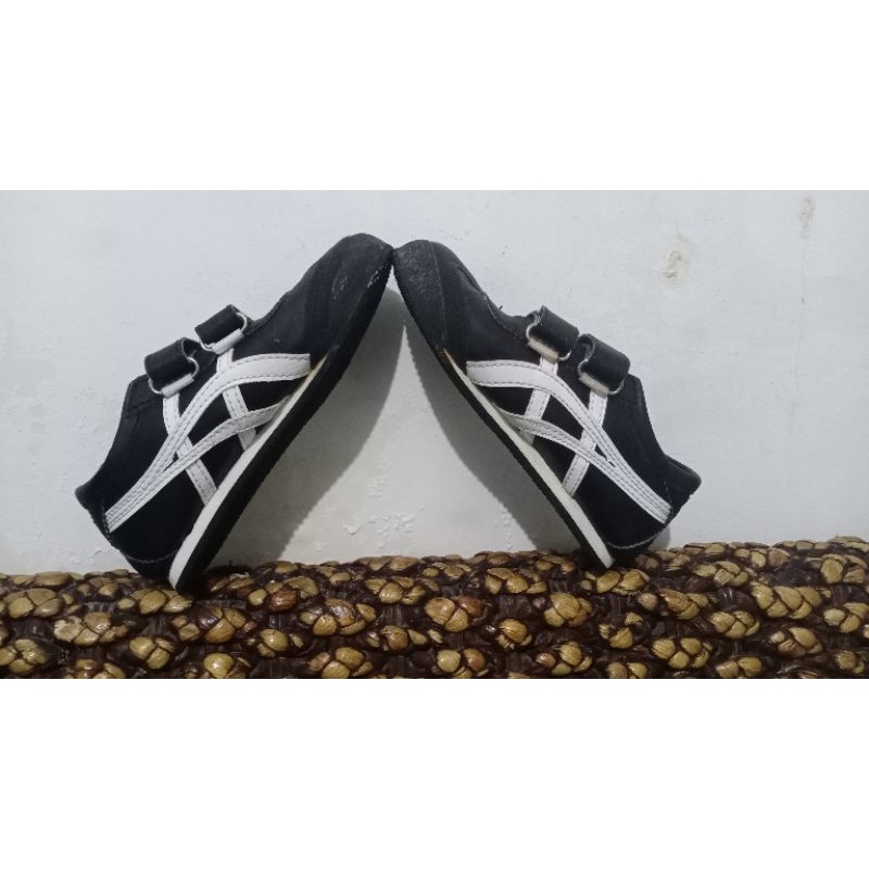 Onitsuka Tiger sepatu sneaker anak preloved size 30. second branded sepatu anak