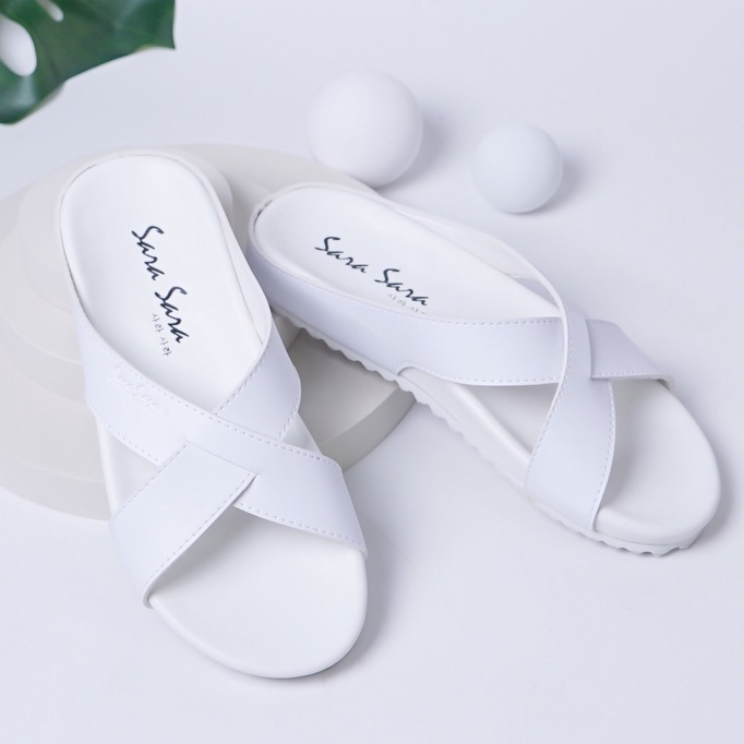 SARASARA YUK - Sandal Wanita Selop Empuk SARA SARA VIVI Sendal Cewek Wedges Platform Rumahan Hak Tinggi 2cm Model Silang 2 Size 36 37 38 39 40 Pergi Jalan Casual Santai Rumah Slop Warna White Putih Premium Original Shoes ORI Mall Official Store