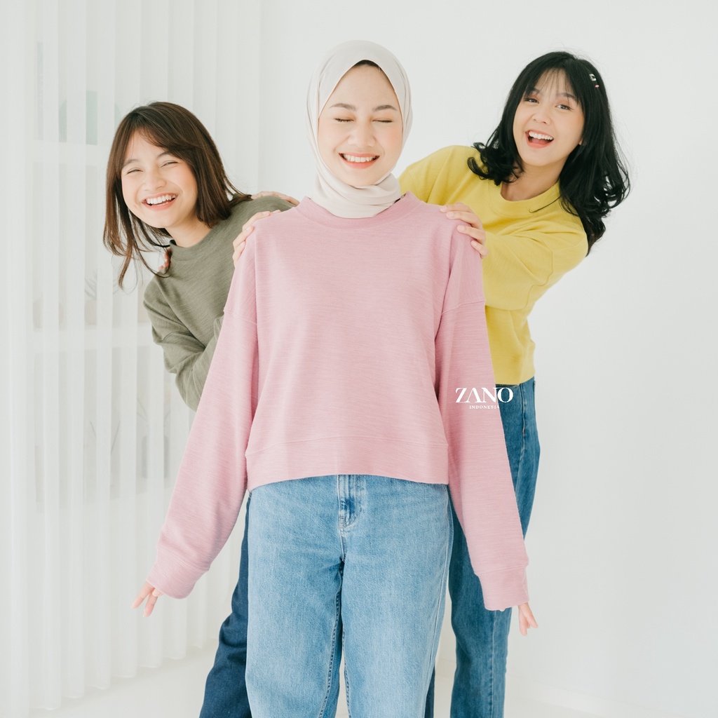 ZANO BASICS Sweater Crop Queen