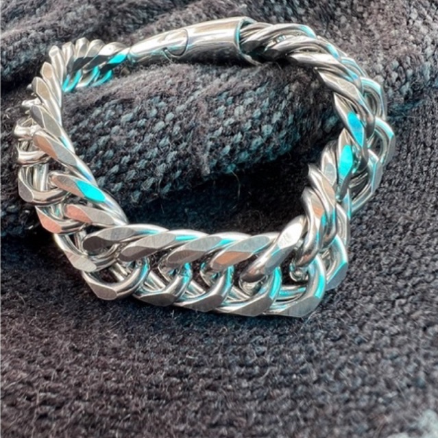 gelang tangan titanium model rantai magnet panjang 19 cm buat cowok