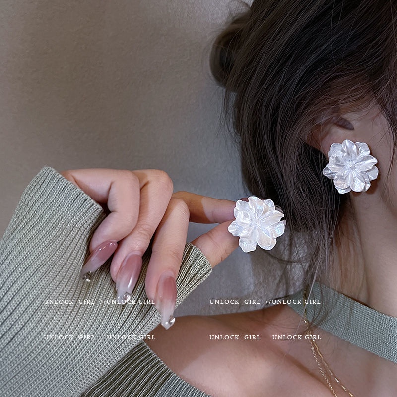 YEEZII Anting Tulip Mutiara Elegan Untuk Wanita Manis Kristal Busur Busur Anting Aksesoris Perhiasan