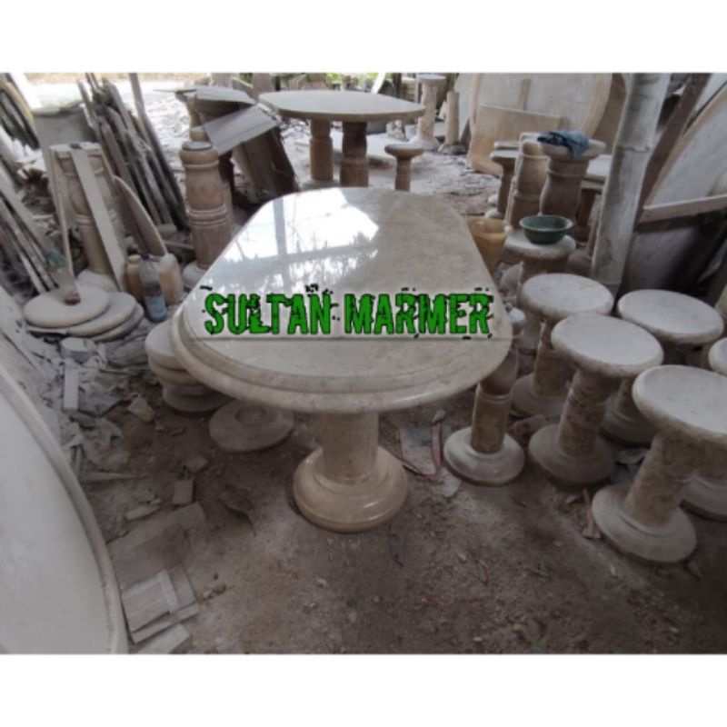 Meja Makan Oval Marmer Putih