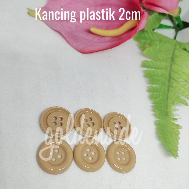 Kancing Plastik 2cm lubang 4 per bungkus (isi6)