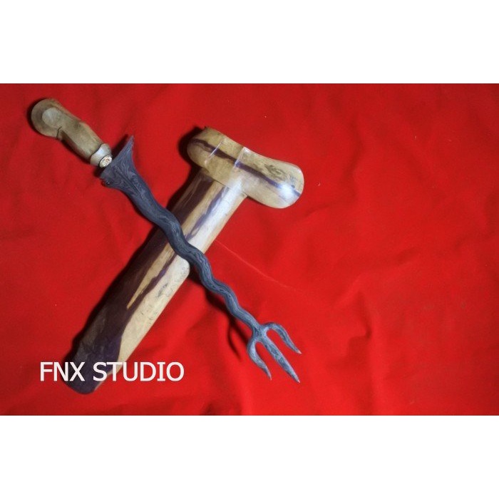 keris trisula antik warangka kayu asem tinggalan kakek buyut FNX7878