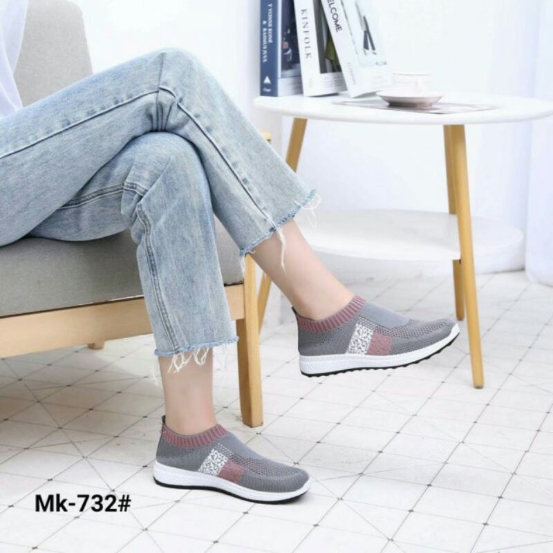 Sepatu Sneakers Nyaman MK - 732 3855 C2