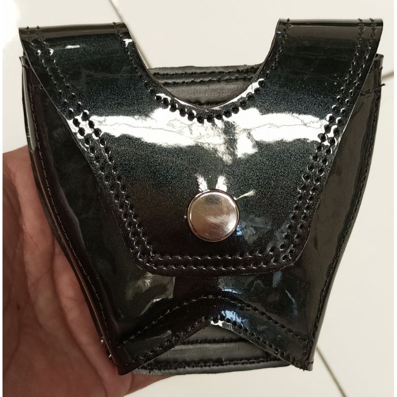 tempat borgol engkel. sarung borgol tangan