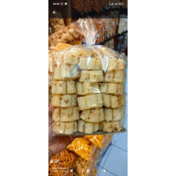 

SAROJA KACANG ISI20 RENYAH GuRIH