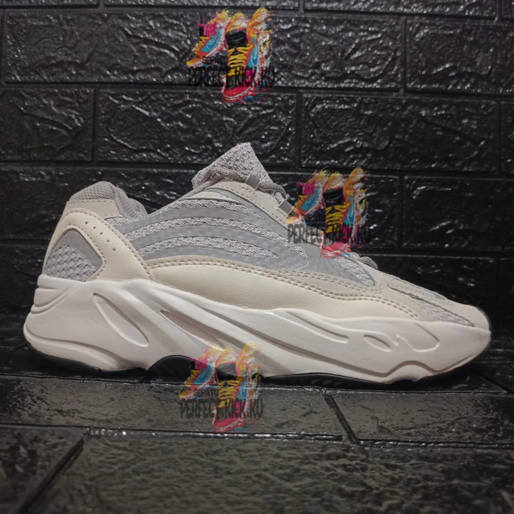 Sepatu Yeezy 700 V2 Static PREMIUM_ORIGINAL