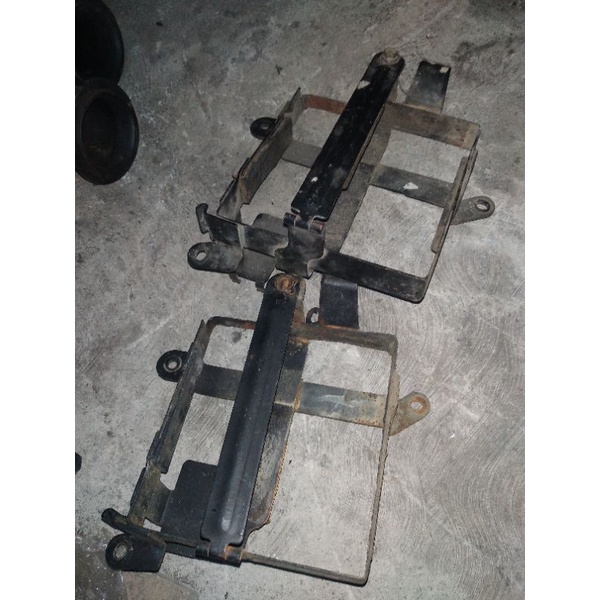 pangkon/tempat/dudukan aki tiger lama