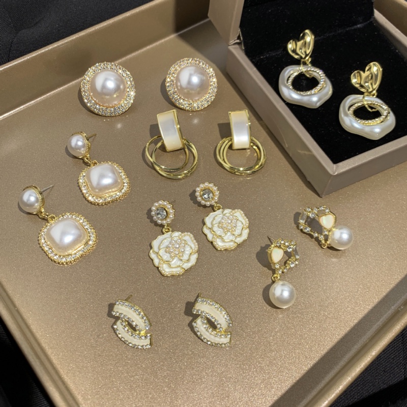 Korea Fashion Baru Indah High-end Temperamen Mutiara Berlian Imitasi Anting Pribadi