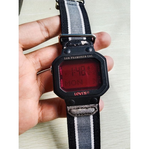 preloved second ori jam tangan levis