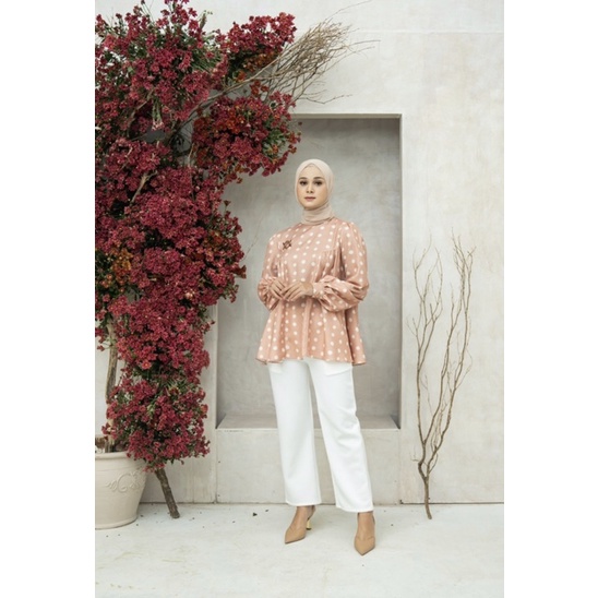sale wearing klamby gina blouse