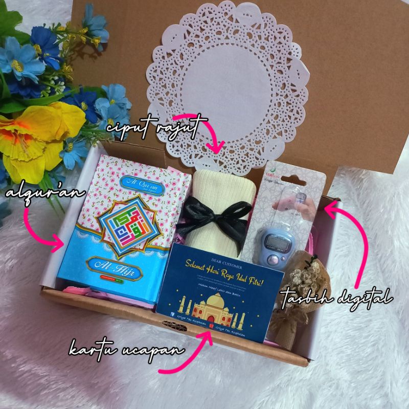 

hampers box cewek wisudah/ulang tahun