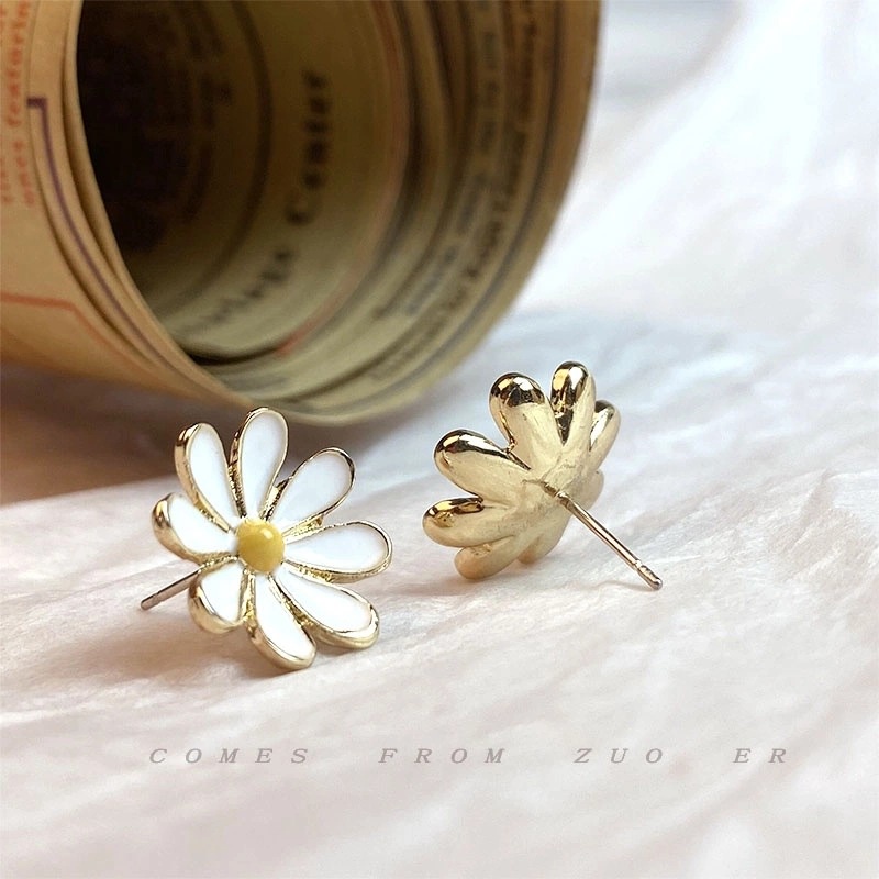 Anting Tusuk Desain Bunga Daisy Gaya Korea untuk Wanita Kekinian (Takota 058)