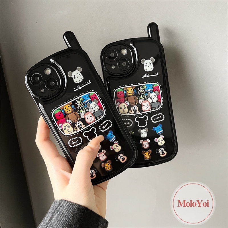 IPHONE Casing Beruang Kekerasan Merek Trendi Kompatibel Untuk Iphone11 12 13 14 Pro MAX XR 14 7 8 Plus X XS MAX Retro Vintage Kepribadian Ponsel Bentuk Ponsel Bantal Udara Soft Cover