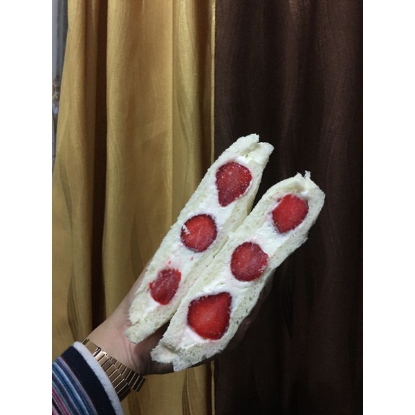 

Sandwich Buah