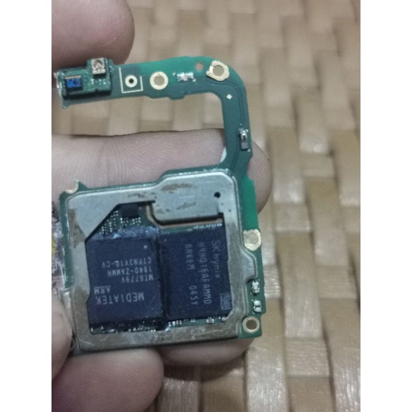 Bahan Scarbe Oppo reno 4f ufs H9HQ16AFAMMD CPU MT6779V MESIN MATI KHUSS TEHNISI