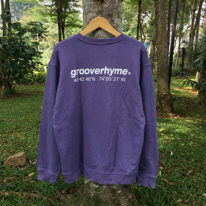 GROOVERHYME PURPLE CREWNECK