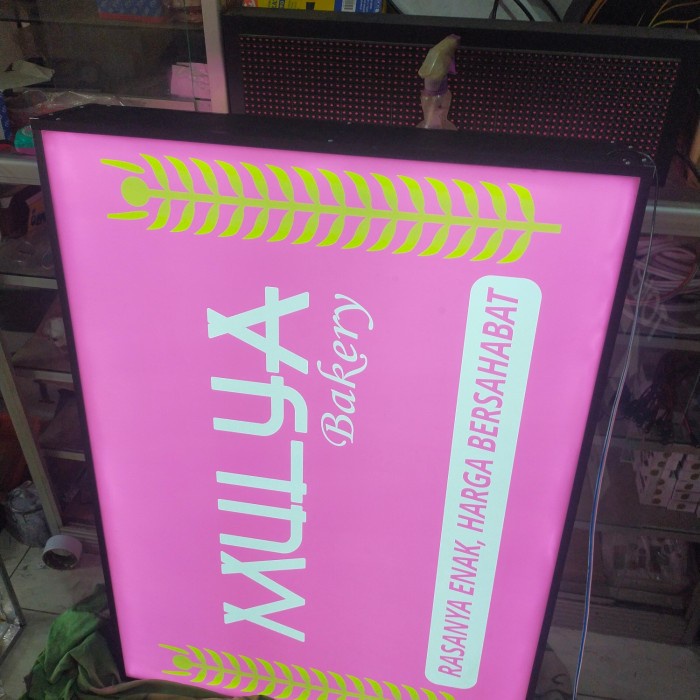 

NEON BOX BULAT P80XL60CM 2 SISI + TIANG 3M