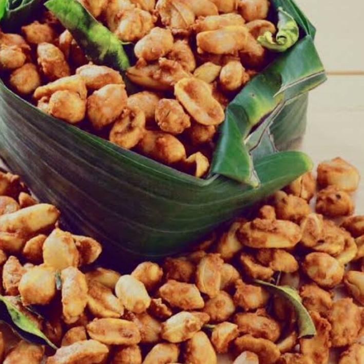 

⇧ [ 100gr ] kacang bali kriuk daun jeruk murah .,.,.